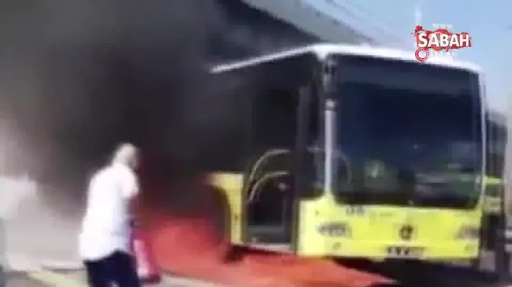 Küle dönen metrobüsten son anda kurtuldu... Kaçış anı kamerada | Video
