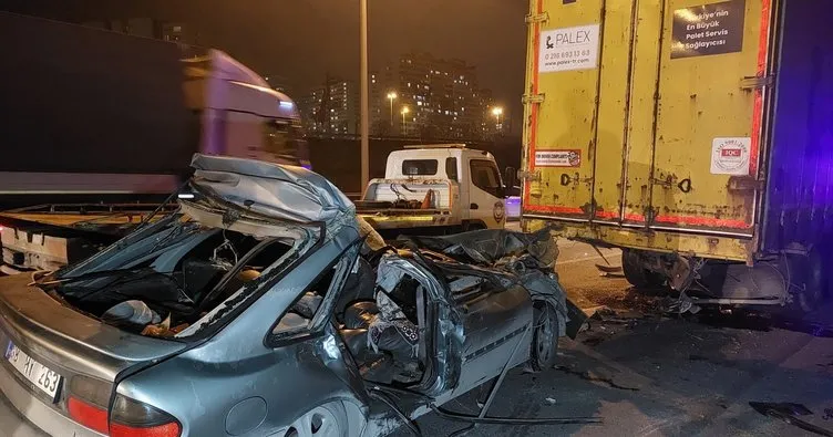 TEM Otoyolu’nda otomobil TIR’a çarptı: 2 ölü
