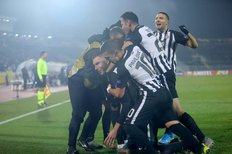 UEFA resmen açıkladı! Galatasaray'dan Fenerbahçe'ye büyük fark