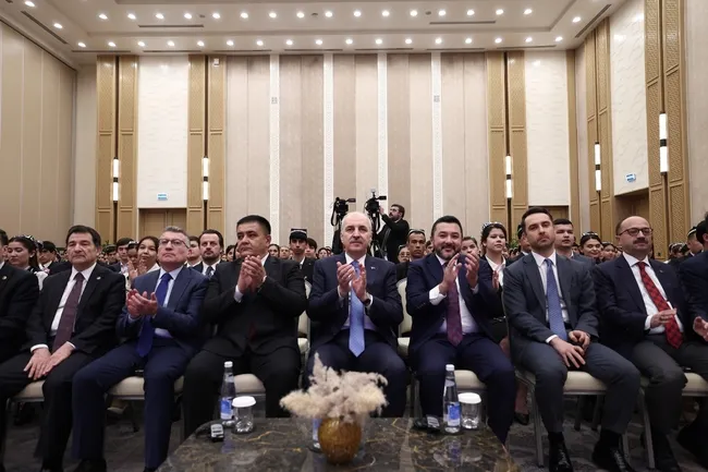 tbb-baskani-kurtulmus-turkiye-artik-dunyada-yukselen-yeni-merkez-adayi-olan-ulkelerden-1743910491433.jpeg