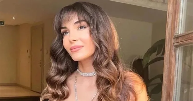 Ebru Şahin’den etkinlik öncesi hazırlık! O anlarını paylaştı, güzelliğiyle yine dikkat çekti...