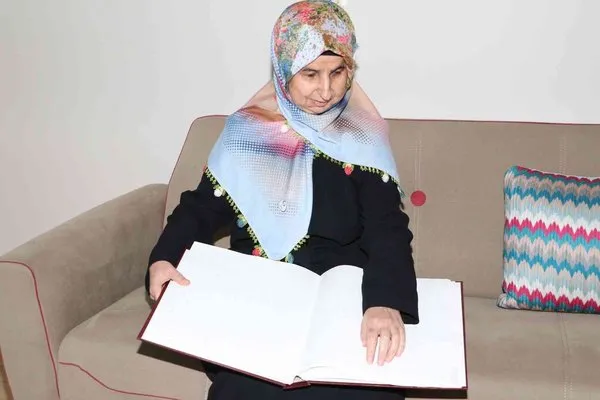 Diyarbakır’da doğuştan görme engelli kadının örnek yaşam çabası ve azmi