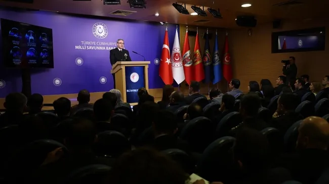 msbden-dusurulen-iran-fuzesi-ile-ilgili-aciklama-teror-orgutu-pjakin-iranda-yurutttugu-faaliyetleri-yakindan-t-1772702544075.jpg MSB'den düşürülen İran füzesi ile ilgili açıklama! Terör örgütü PJAK'ın İran'da yürütttüğü faaliyetleri yakından takipteyiz
