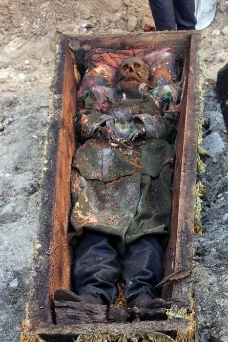 Rus generalin mezarının bulunduğu arsada kazı çalışması başladı