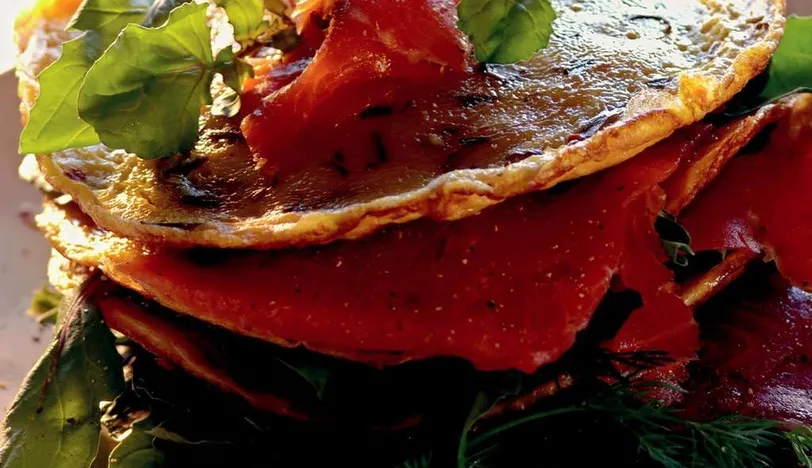 Tarhunlu Omlet Eşliğinde Somon
