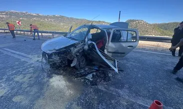 Antalya'da feci kaza: 1'i ağır 4 yaralı #antalya