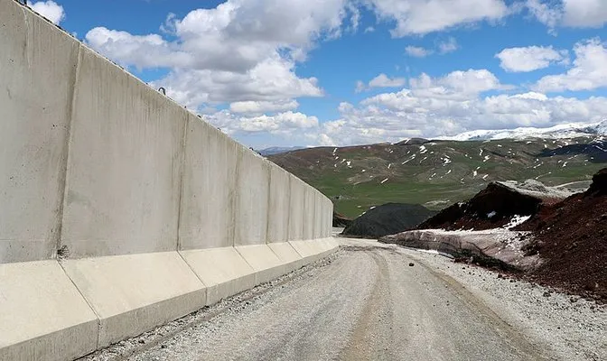Van-İran sınırında yapılan beton duvarın 145 kilometresi tamamlandı