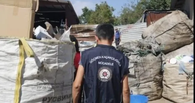 Bakan Yerlikaya duyurdu! 26 göçmen kaçakçısı organizatörü yakalandı Bakan Yerlikaya duyurdu! 26 göçmen kaçakçısı organizatörü yakalandı