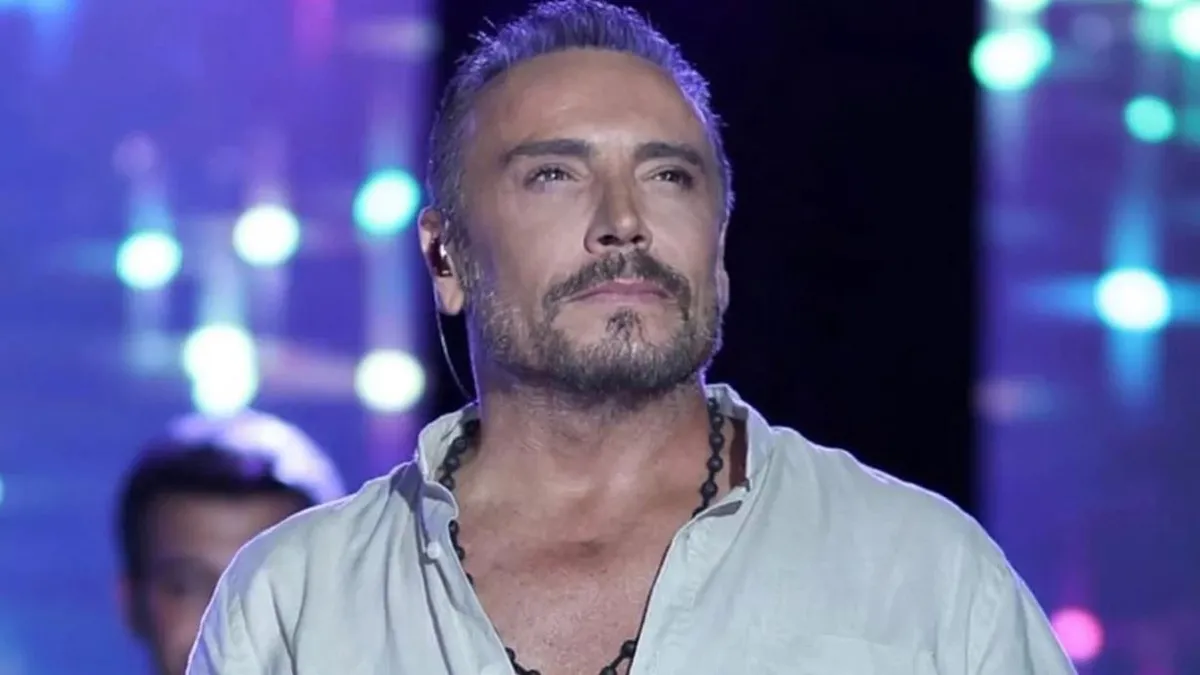 Aysel bu şarkıyı gözlerime bakarak yazmıştı Aysel bu şarkıyı gözlerime bakarak yazmıştı