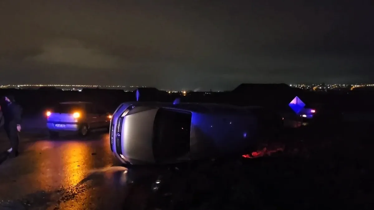 Polis aracı ile otomobil çarpıştı: 1’i polis 3 yaralı Polis aracı ile otomobil çarpıştı: 1’i polis 3 yaralı