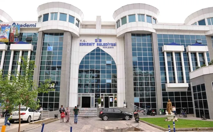chpli-belediyelerde-kasalar-bosaldi-isciler-aylardir-maas-alamiyor-1701668856565.jpg CHP’li belediyelerde kasalar boşaldı: İşçiler aylardır maaş alamıyor