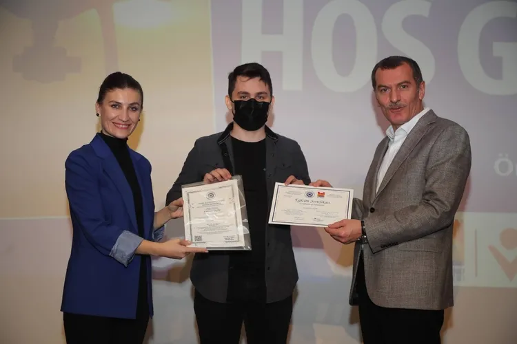zeygem-ogrencileri-iha-1-ticari-pilot-sertifikalarini-aldi-1639398027930.jpg