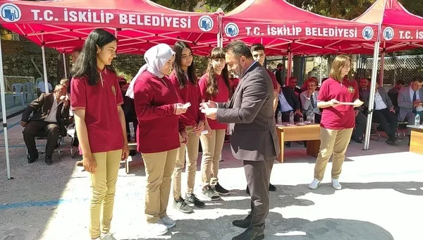 bu-lisede-basari-56-yildir-odullendiriliyor-1663321404682.jpg