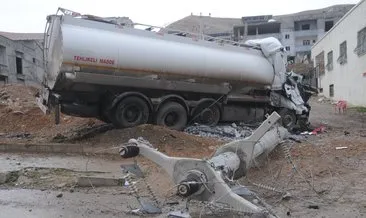 Şırnak'ta faciadan dönüldü! Freni boşalan akaryakıt kamyonu elektrik direğine çarptı! #sirnak