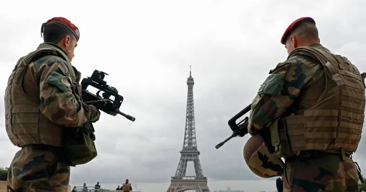 Fransız askerlerinden yeni bildiri: İç savaş tehlikesi sürüyor
