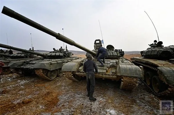 Rusya'da tank biatlonu yarışması