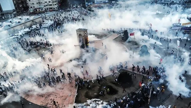 İBB'nin çift maaşlı yeni Halkla İlişkiler şefinden skandal paylaşım