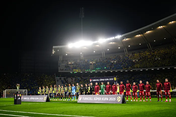 canli-super-kupada-galatasaray-fenerbahce-maci-1768061686942.jpeg