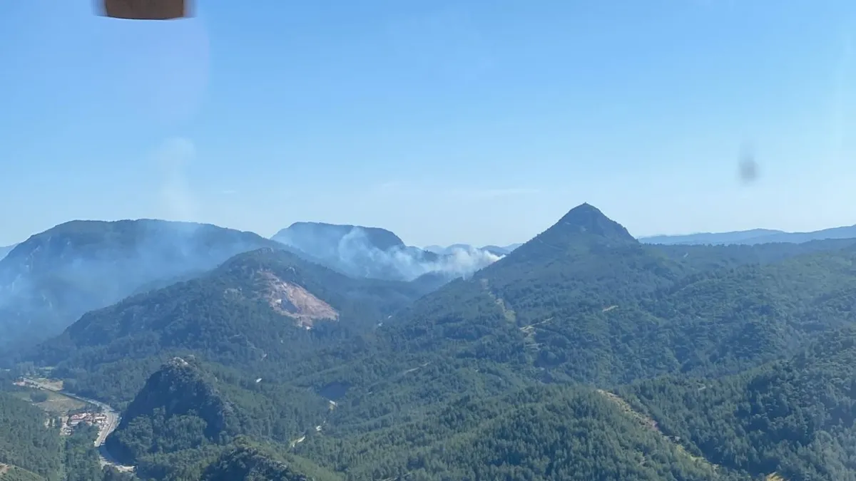 Marmaris’te orman yangını! Havadan ve karadan müdahale başladı Marmaris’te orman yangını! Havadan ve karadan müdahale başladı