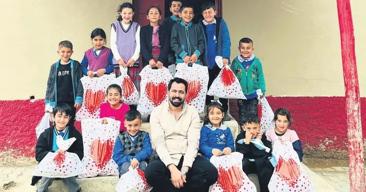 Köy okullarında bin çocuğa bayramlık