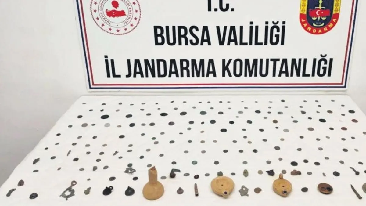 Bursa'da tarihi eser operasyonu: 202 obje ele geçirildi