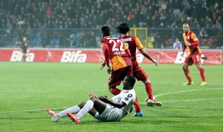 Karabükspor - Galatasaray maçından kareler