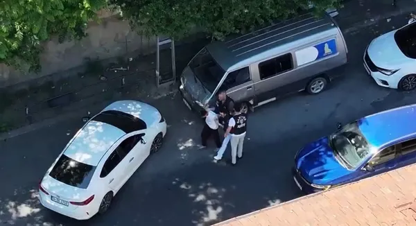 13-yasindaki-cocuk-ve-arkadasi-bagajdan-girip-caldiklari-minibusle-istanbul-turu-atti-1781432844507.jpg