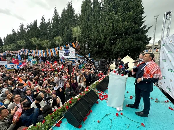 havalimaninda-dag-gibi-kalabalik-hamza-daga-miting-gibi-karsilama-1705757630941.jpg