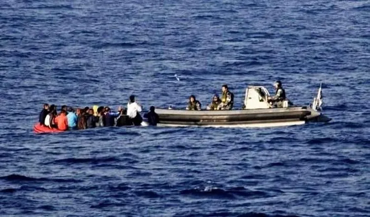 Kaçak teknesi alabora oldu: 1 çocuk öldü, 6 kayıp