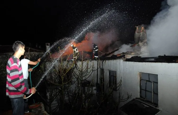 Muğla’da 4 ev yandı