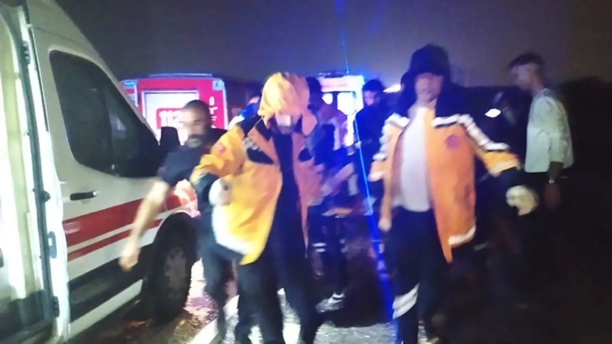 Şanlıurfa'da otomobil şarampole devrildi: 6 yaralı