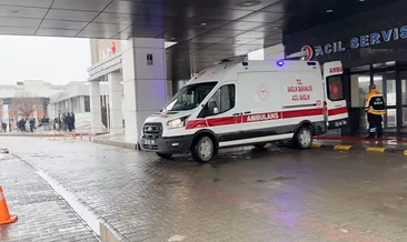 Elazığ'da inşaatta iskele çöktü: 4 işçi yaralandı #elazig