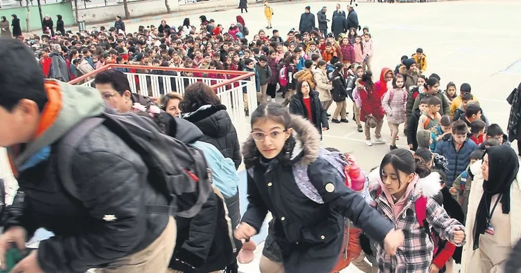 Amasya’da 3 dakika arayla iki deprem