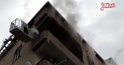 Sultangazi’de 5 katlı binada yangın paniği! | Video