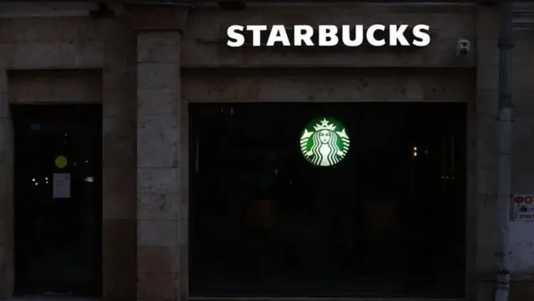 Starbucks’ta kriz! Tarihinin en büyük düşüşünün ardından CEO konuştu: Yüzde 30’u kaldırılacak!