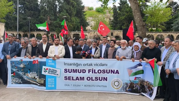 israilin-kuresel-sumud-filosuna-saldirisi-protesto-edildi-1777644614259.jpg