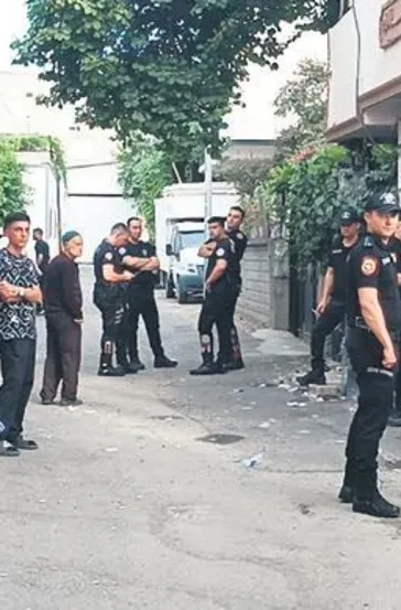 Annesini öldürüp polise teslim oldu