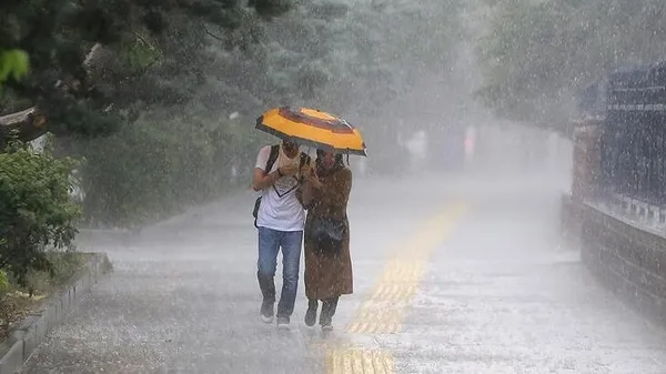 son-dakika-hava-durumu-haberi-meteorolojiden-istanbul-dahil-cok-sayida-kent-icin-saganak-uyarisi-cok-kuvvetli-geliyor-1629564910520.jpg