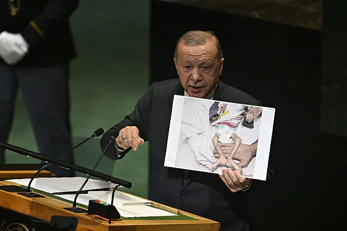 okan-muderrisoglundan-a-haberde-kritik-detaylar-fotograflari-engellemeye-calistilar-ancak-basaramadilar-1759147204278.jpeg ABD ziyaretinin bilinmeyenlerini Okan Müderrisoğlu anlattı: Fotoğrafları engellemeye çalıştılar ancak başaramadılar!
