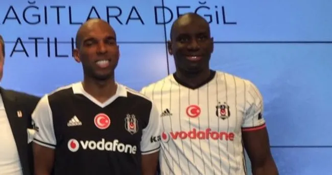 Beşiktaş’ta yeni transferlere imza töreni düzenlendi