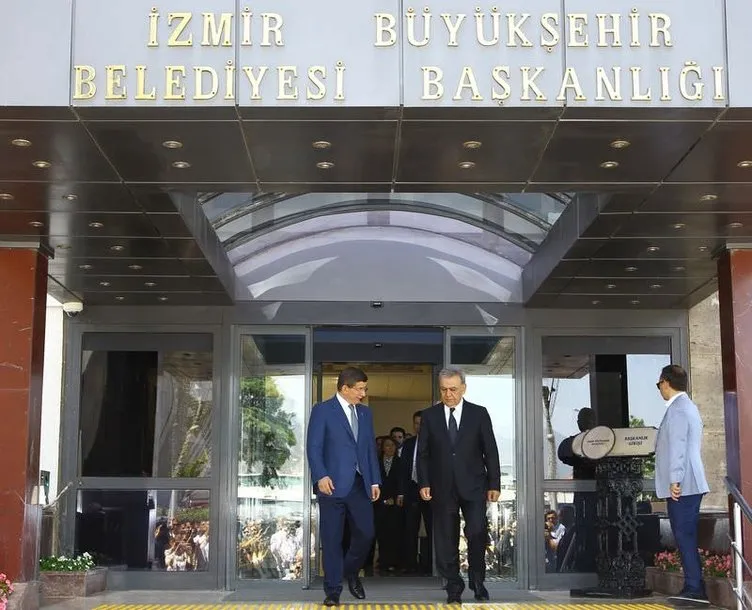 Aziz Kocaoğlu, Başbakan Davutoğlu’nu karşıladı