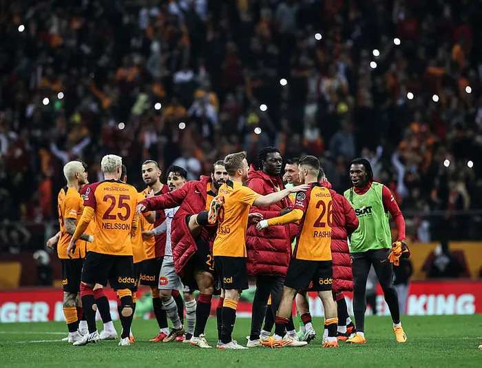 galatasaraydan-muthis-rekor-ve-gelir-320-milyon-tl-kasada-1683699274259.jpg