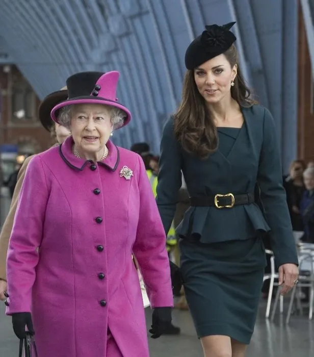 Kraliçe Elizabeth 90. yaşını kutluyor