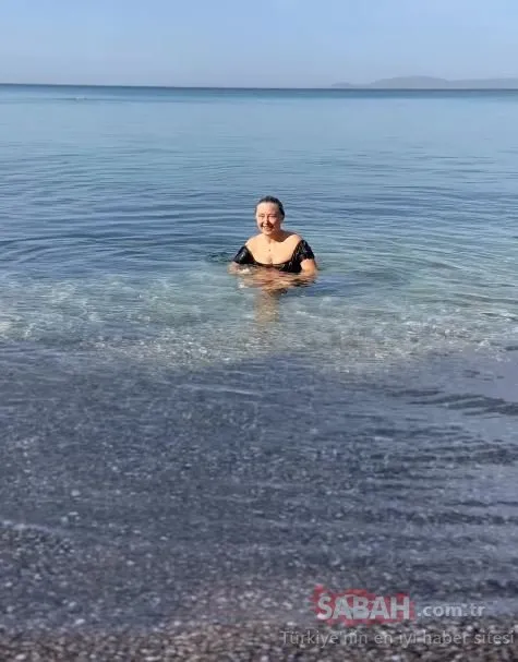 51’lik güzel Pınar Aylin kasım ayında denize girdi! Siyah mayosuyla kendini sulara bırakan Pınar Aylin’e Maşallah yorumları yağdı...