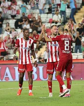 Antalyaspor, Vanspor FK’yı 3 golle geçti