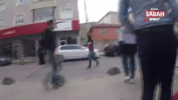 İstanbul Sultanbeyli’de gençlerin bıçaklı kavgası kamerada