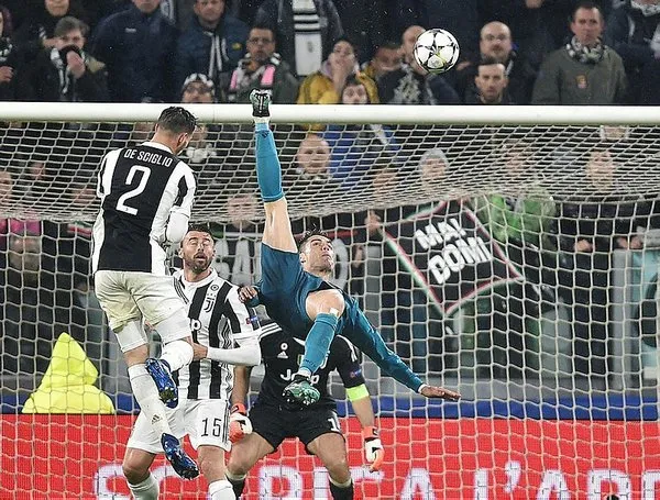 Ronaldo attı, sosyal medya çıldırdı