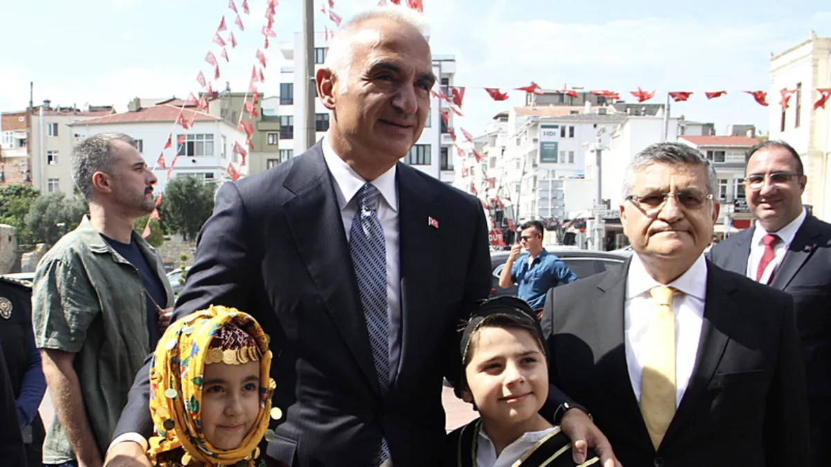 Bakan Ersoy Sinop’ta inceleme ve ziyaretlerde bulundu Bakan Ersoy Sinop’ta inceleme ve ziyaretlerde bulundu