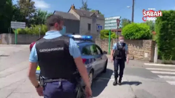 Fransa’da polise bıçaklı saldırı | Video