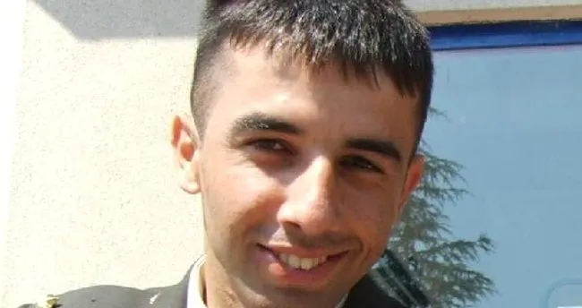 Tarsuslu Şehit yüzbaşı Halil Özdemir mezarı başında dualarla anıldı